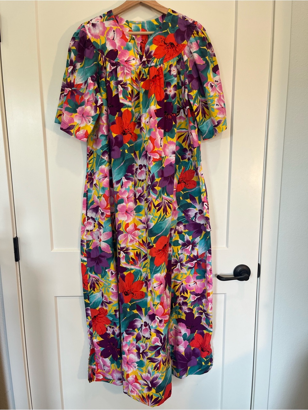 Vtg Hawaiian floral colorful coastal tropical summer resort flowy maxi dress L